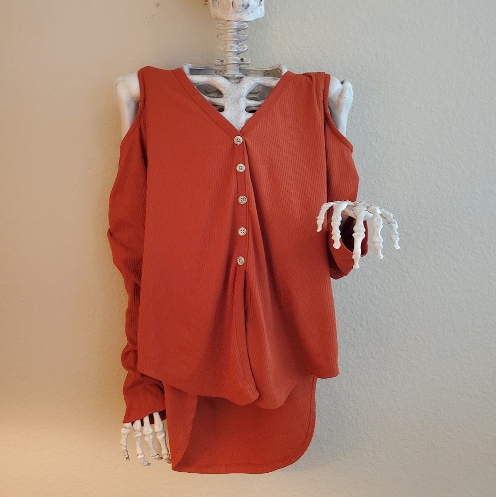Red Women's Cut Out Shoulder Top